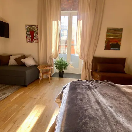 Corso 211 Beds & Neapol