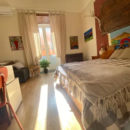 Corso 211 Beds & Guest house