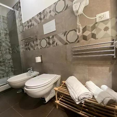 Corso 211 Beds & Guest house *