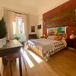 Corso 211 Beds & Pensión 4*